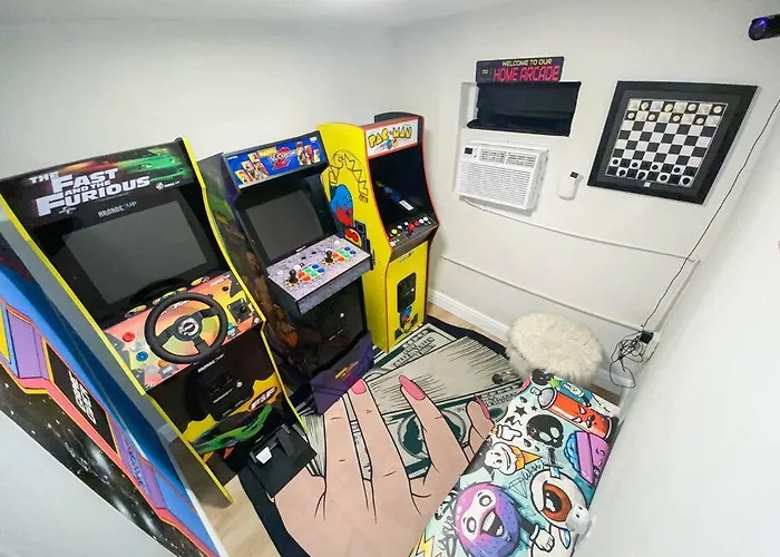 Unique Miami Art Escape W/ Hottub, Arcade & Murals